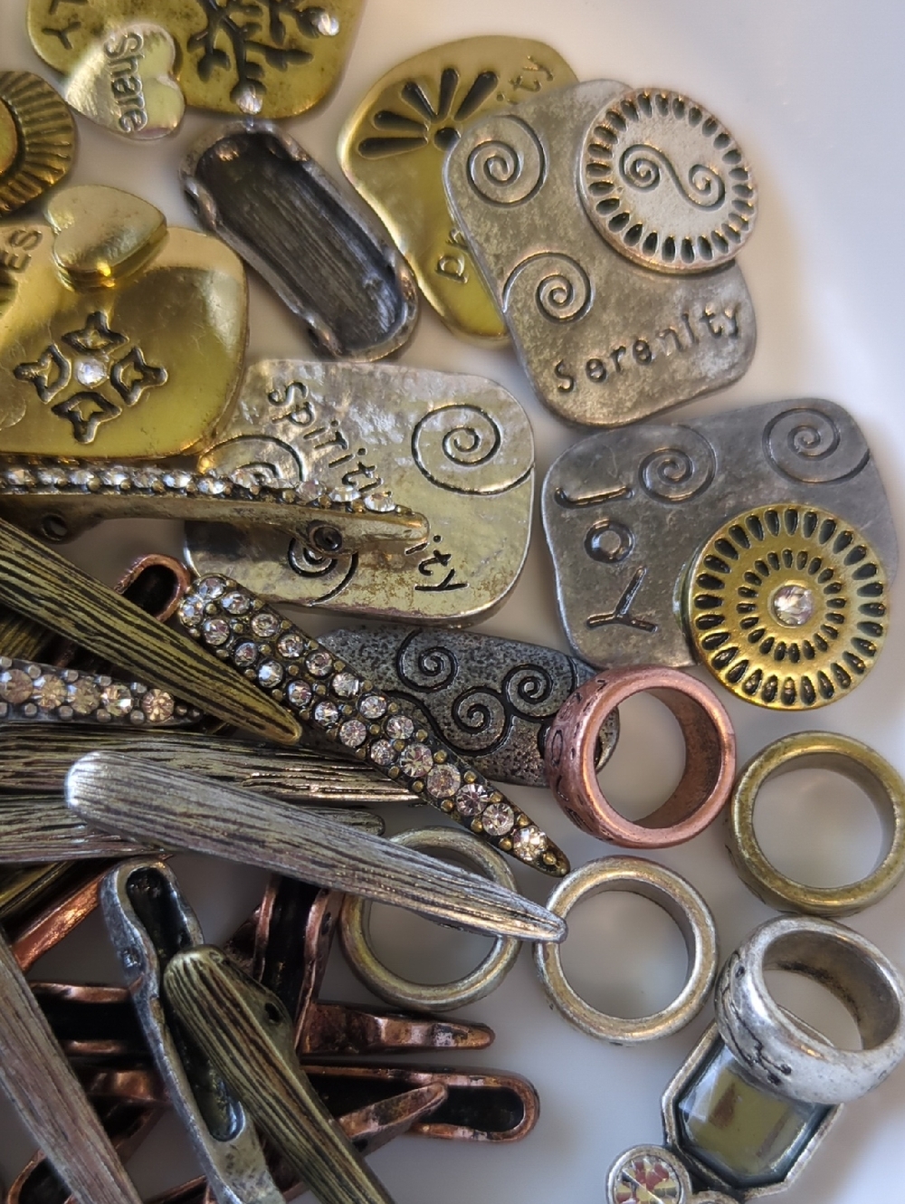 🎂Y21 Mixed Decorative Metal Connectors and Pieces